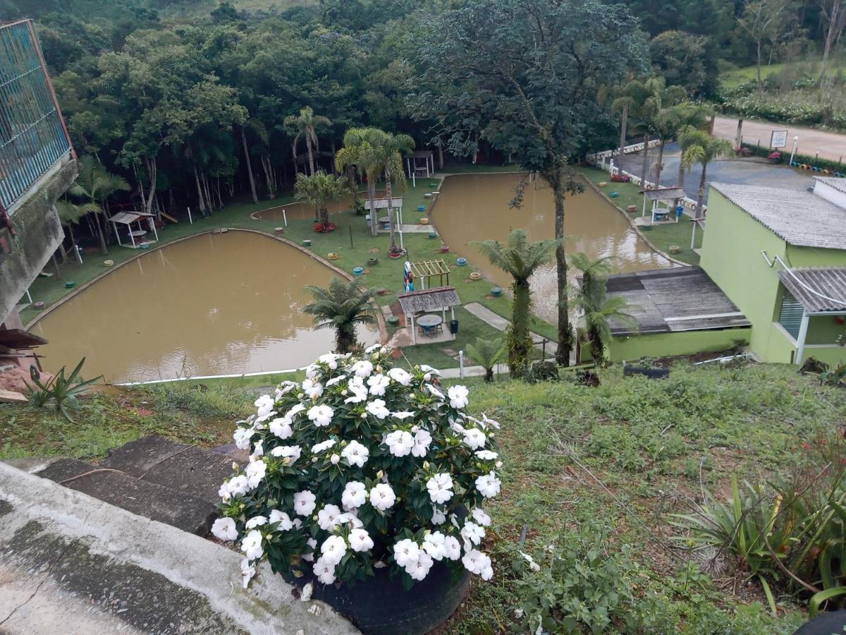 Pesqueiro Restaurante E Pousada Pingo De Ouro بيدادي المظهر الخارجي الصورة